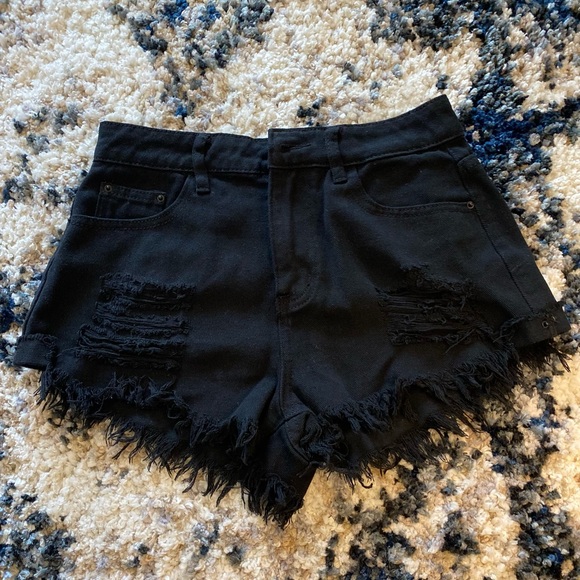 Small black shorts - Picture 1 of 2